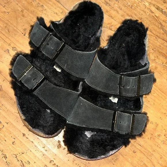 BIRKENSTOCK sz 37 black shearling lined 2 strap corkbed sandals, preowned AS IS - Picture 3 of 7